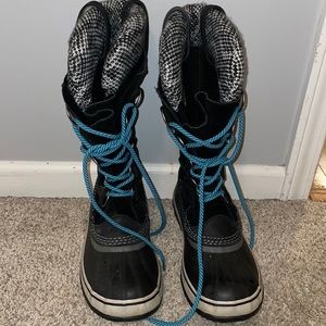 Sorel Joan of Arctic Boots Size 8. Black